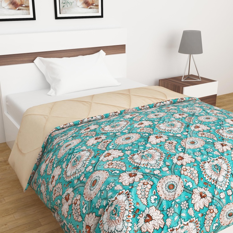 Urbane Royale Printed Single Bed Reversible Quilt - 152 x 228 cm