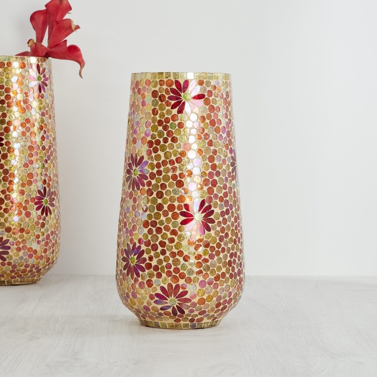 Splendid Floral Pattern Vase