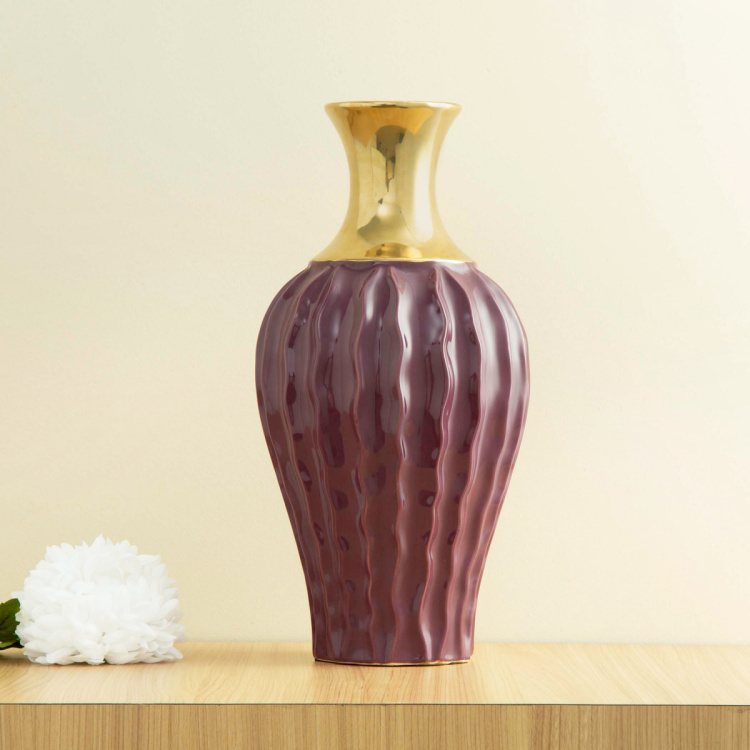 Splendid Textured Vase