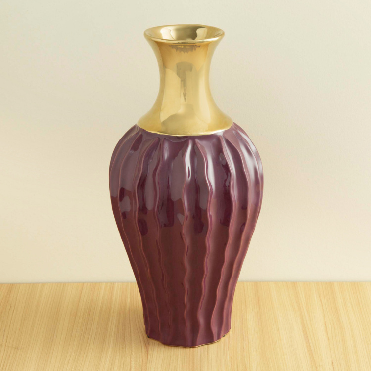Splendid Textured Vase