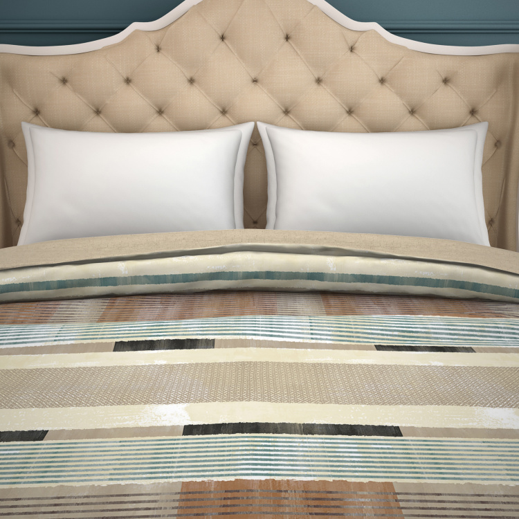 SPACES Geostance Striped Double Comforter - 224 x 270 cm
