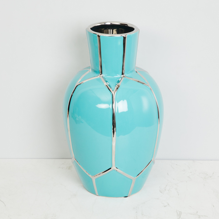 Splendid Honeycomb Patterned Vase